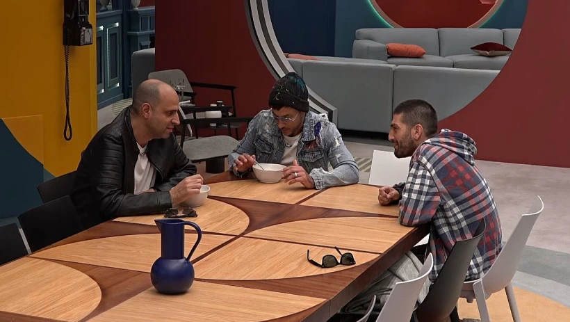 יהודה, ליאור וגוזי משוחחים