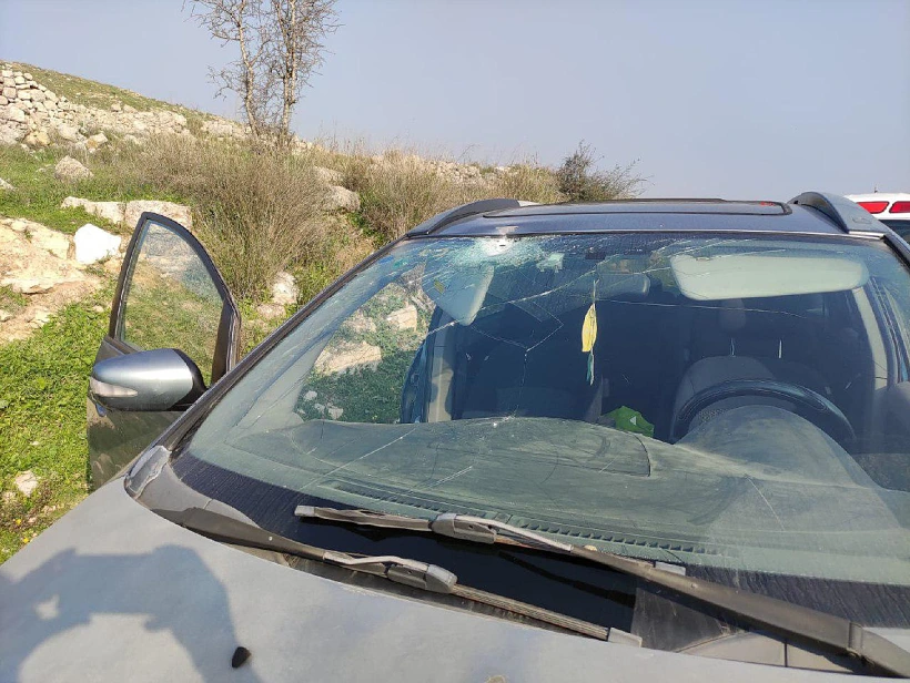 רכבה של האישה שנפצעה מזריקת אבנים