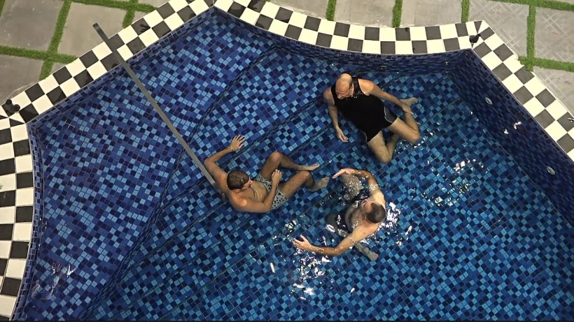 ליאור, דרור ורמי בבריכה