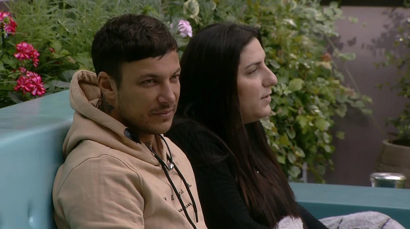 ימית וגוזי בחצר