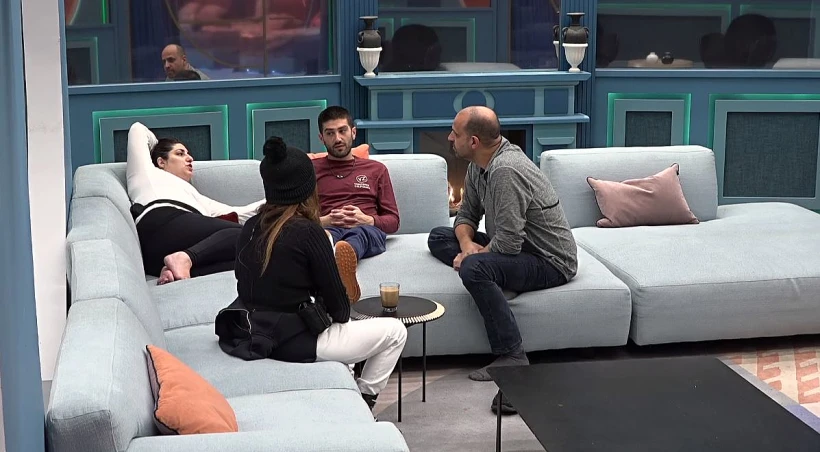 מדברים בסלון