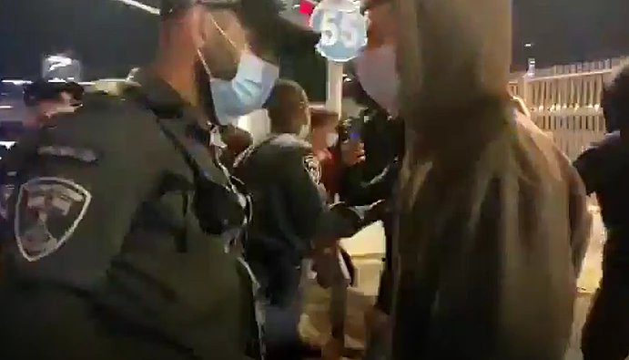 התקרית בין הנער בן ה-15 לשוטר היס''מ, במהלך ההפגנה על מות אהוביה סנדק