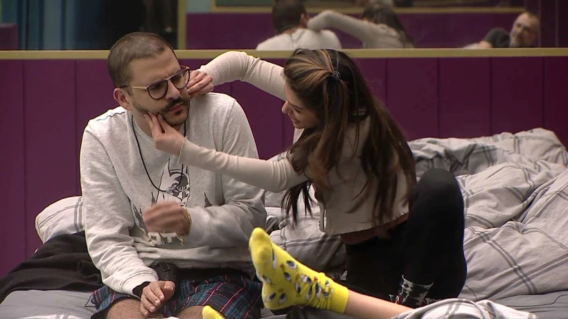 קארין ודרור מחקים את תום וגל