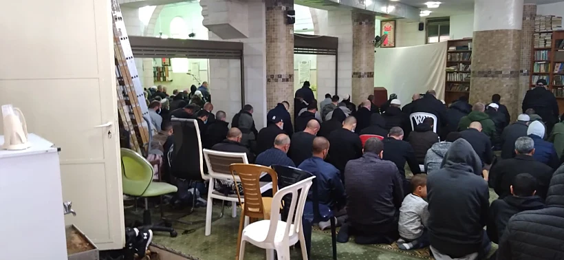 מסגד ברמלה שפעל בניגוד להנחיות הקורונה