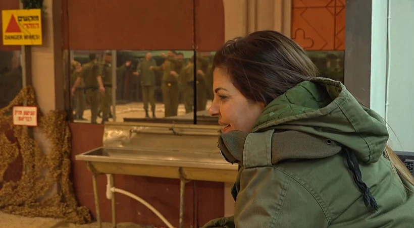 הדיירים רוקדים וזהבה