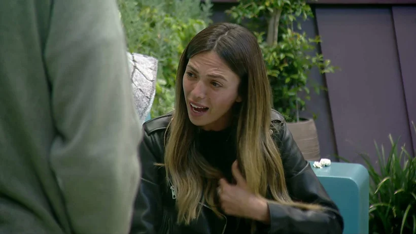 נועה מרגישה מותקפת