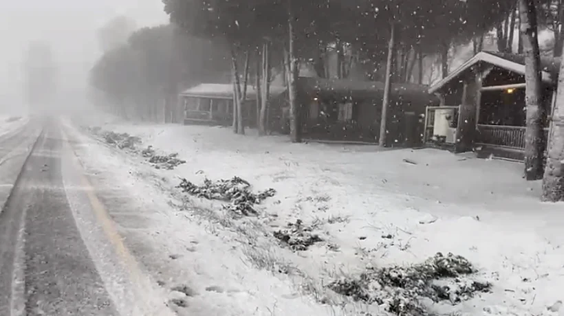 הצטברות של שלג בכבישי העיר צפת