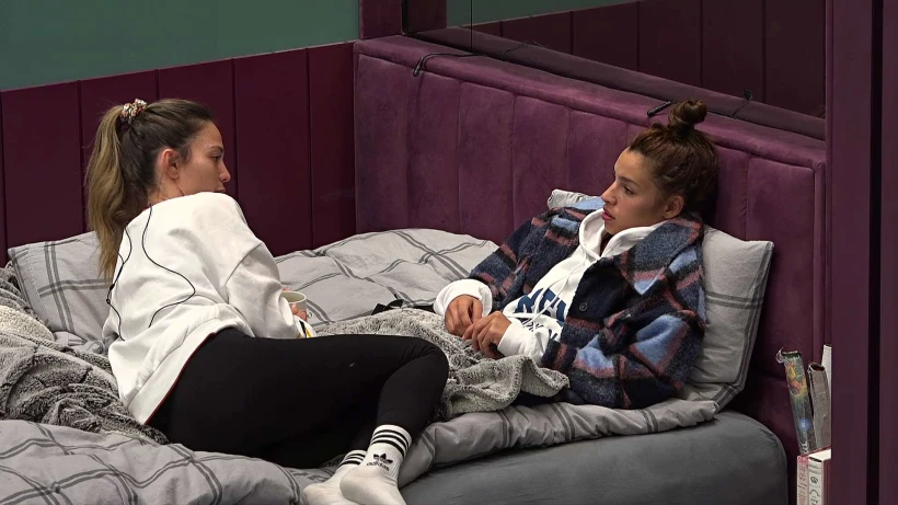 נועה ואלמוג מדברות על קארין