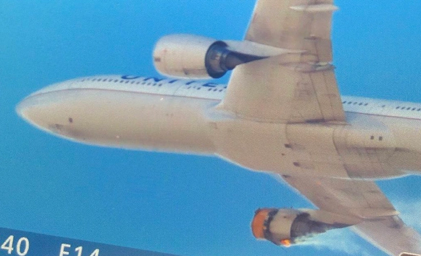 המטוס טרם נחיתת החירום בעקבות פיצוץ במנוע