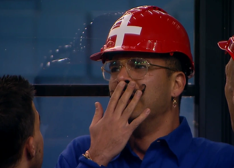 דרור מקבל מסר מבתו