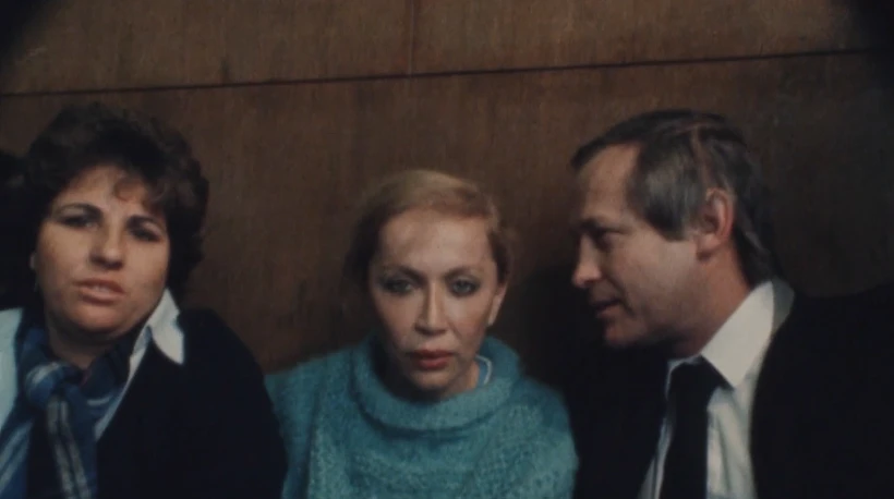 גיתית איזראלוב (במרכז) במהלך המשפט