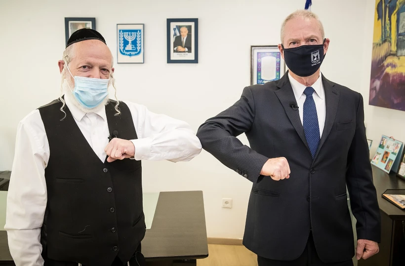 שר החינוך יואב גלנט ויו''ר זק''א יהודה משי זהב