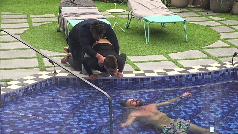 אורן מבהיל את דניאל