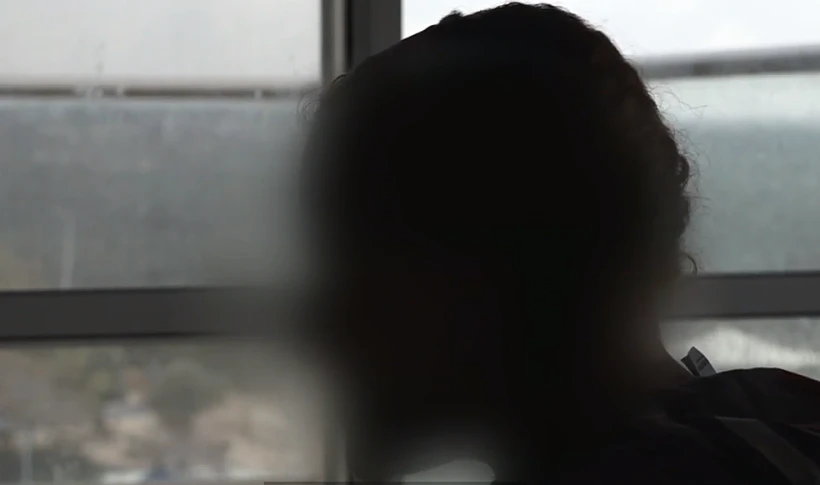 נ', תובעת את אייל גולן