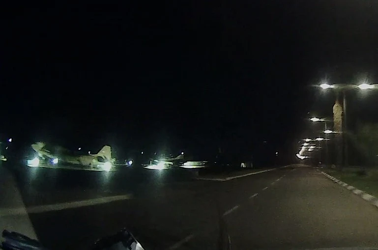 תיעוד ממצלמת הדשבורד של הרכב הגנוב בית החדירה לבסיס נבטים