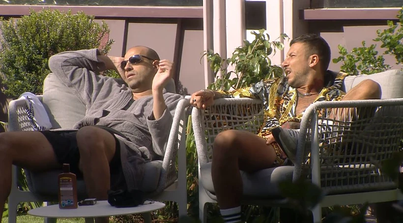 גוזי וליאור נהנים מהשמש