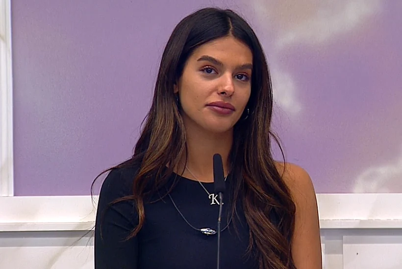 קארין מקבלת ביקורת מאילון