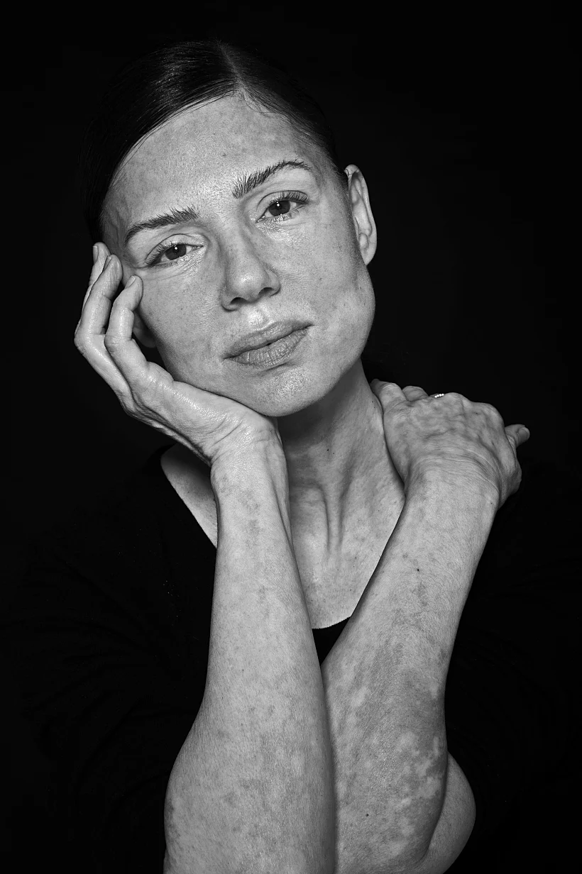 רונית יודקביץ בתערוכה FACE IT