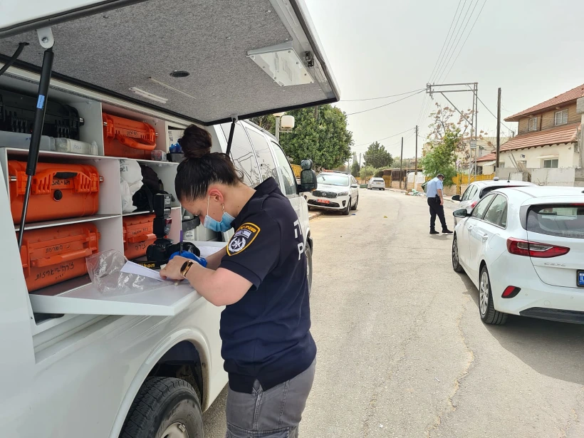 כוחות משטרה בזירת הרצח בנתיבות