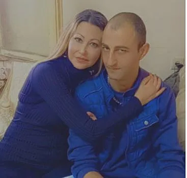 מוניר ענבתאווי יחד עם אחותו