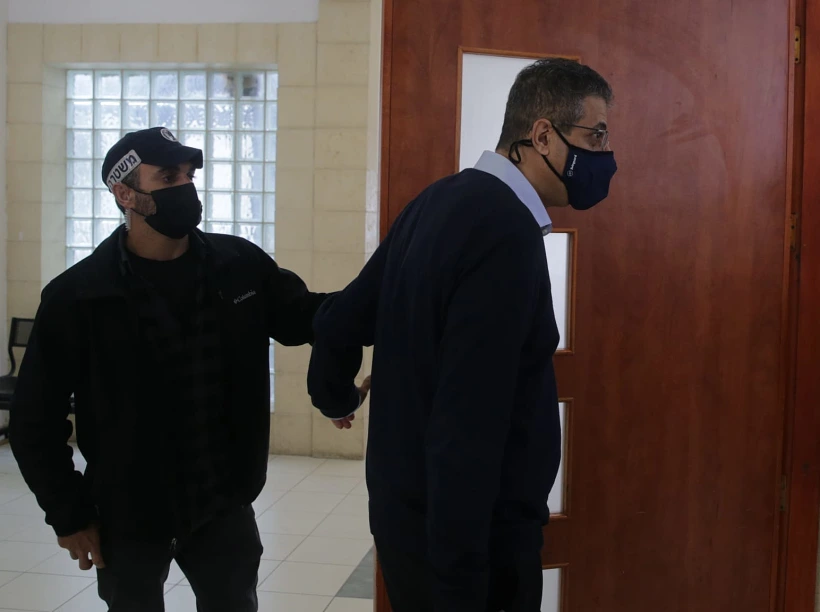 מנכ''ל וואלה לשעבר, אילן ישועה, נכנס לאולם בית המשפט