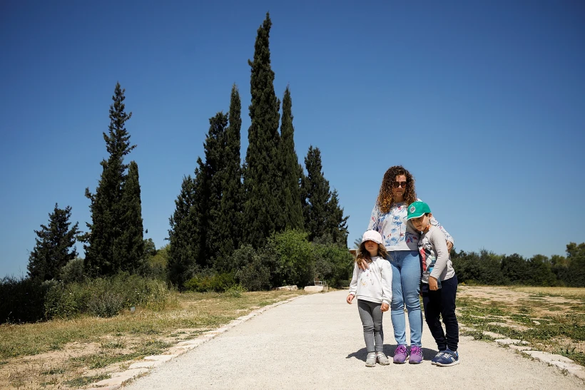 עמידה בצפירה ב''גבעת תום ותומר'', אתר הנצחה לזכר נספי אסון המסוקים