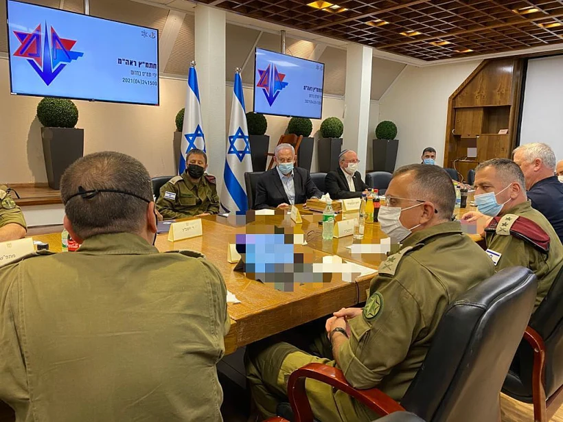 דיונים ביטחוניים בקריה בהשתתפות ראש הממשלה נתניהו, רב אלוף אביב כוכבי ובכירים נוספים