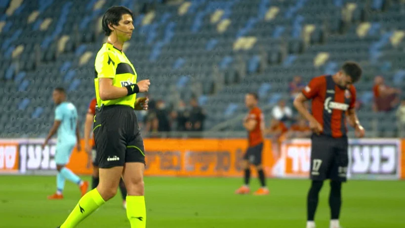 ספיר ברמן, השופטת הטרנסג'נדרית הראשונה בישראל במשחק הבכורה שלה