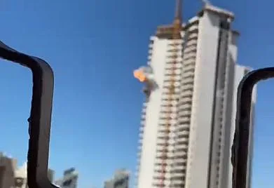 פגיעה ישירה בבנין באשדוד