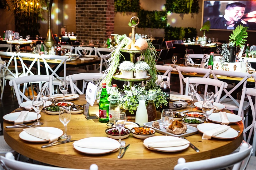 סידור שולחן מתחם האירועים לואר