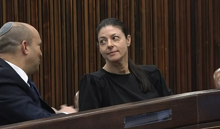 מירב מיכאלי, נפתלי בנט