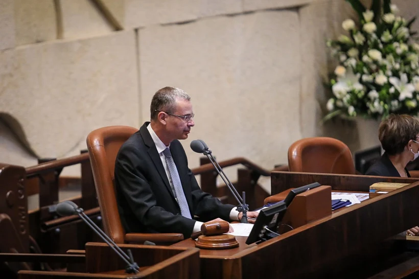 יריב לוין, כנסת, מליאה