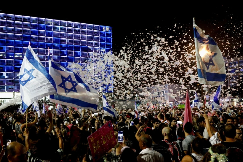 חגיגות בכיכר רבין לאחר השבעת בנט לראשות הממשלה
