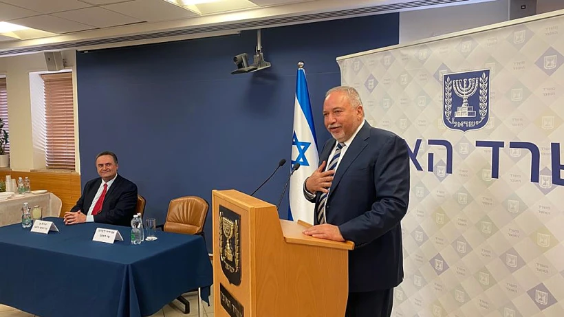 אוצר, אביגדור ליברמן, ישראל כ''ץ, טקס חילופים