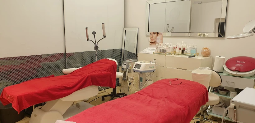 הקומה של אהובה, מיטות טיפולים