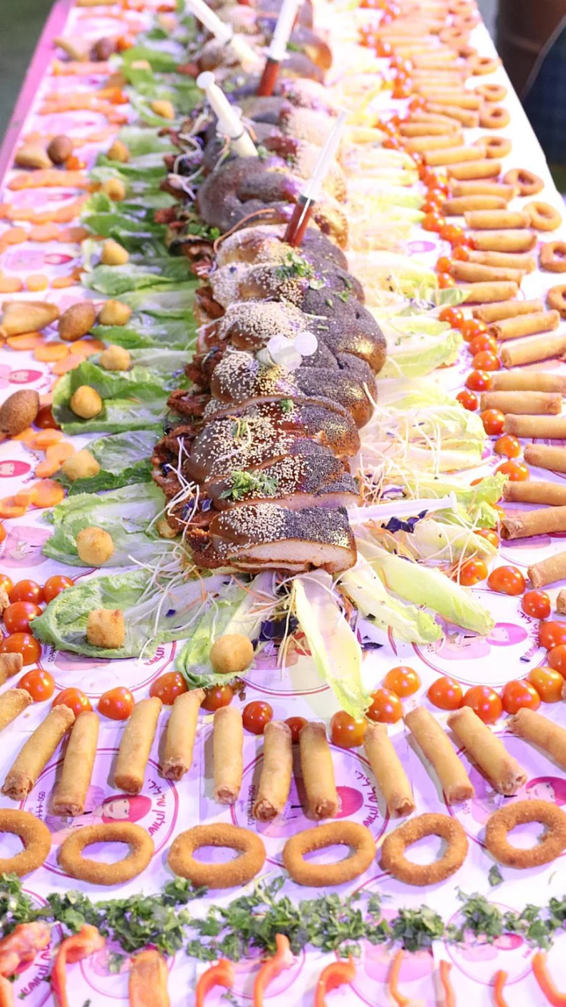 Mizeliri השולחן של לירי