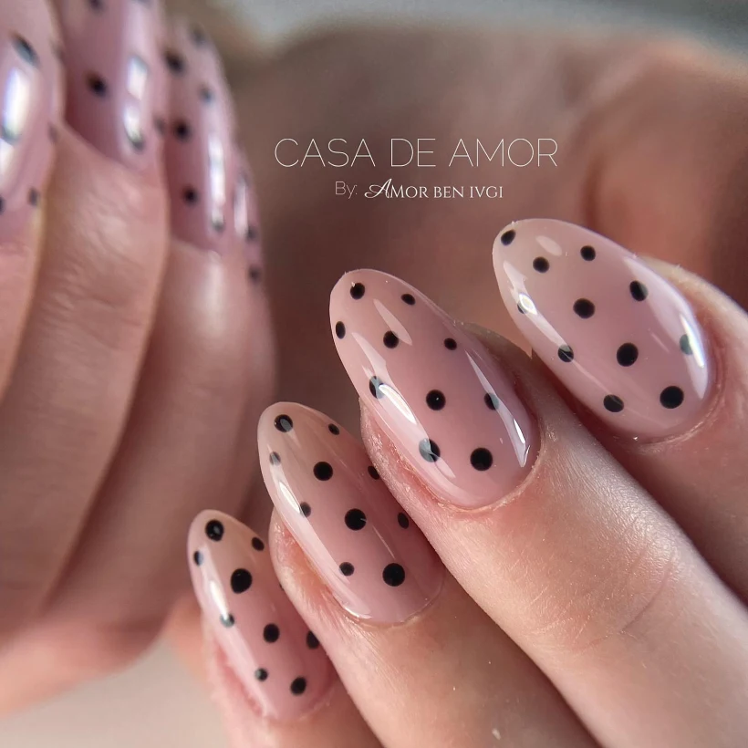 ציפרוניים ע''י אמור בן איבגי, בעלים casa se amor