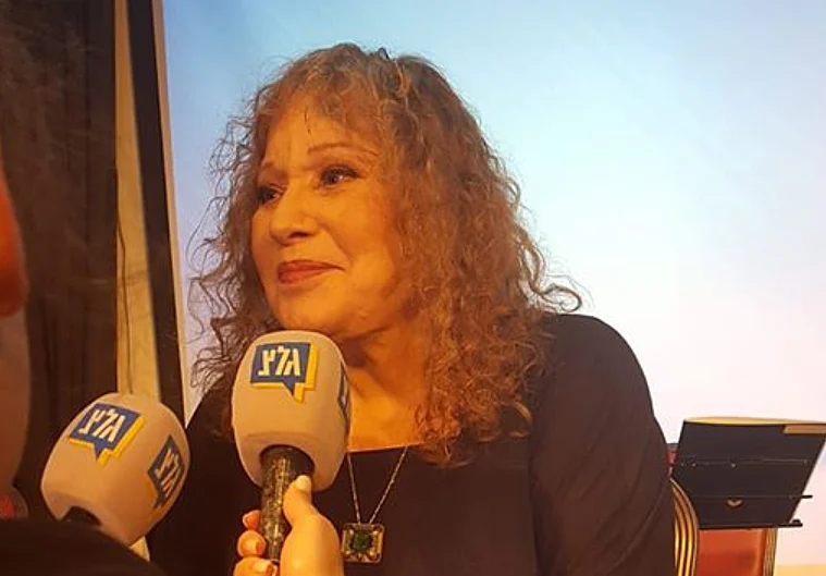 שולמית לבנת