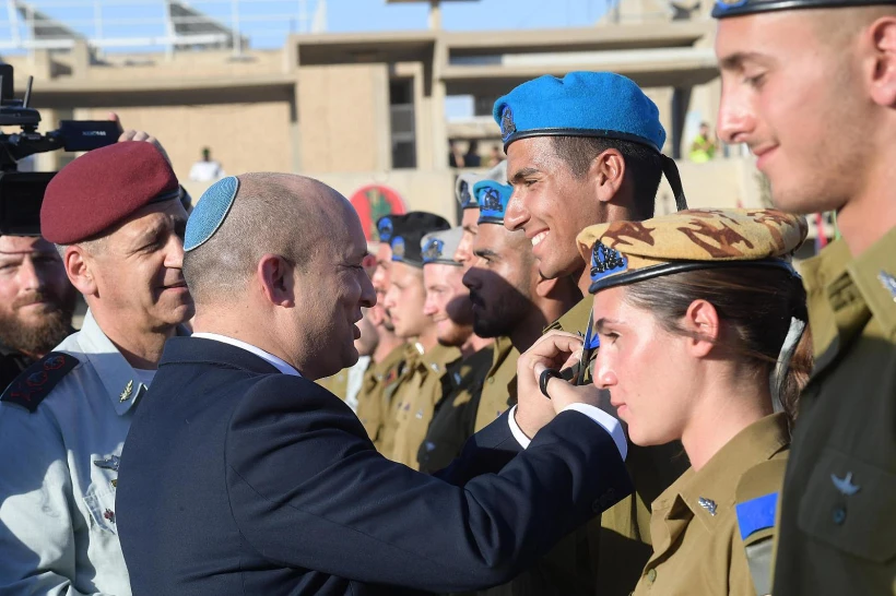 ראש הממשלה נפתלי בנט בטקס סיום קורס קצינים בבה''ד 1