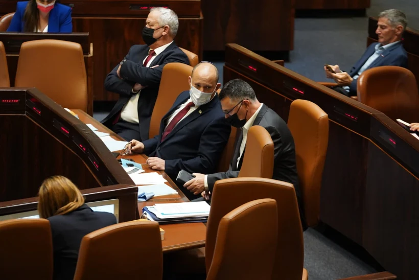 נפתלי בנט וגדעון בדיון במליאה על חוק האזרחות