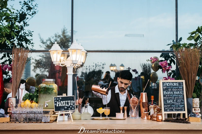 Fruit & Cheers פרוט אנד צ'יר