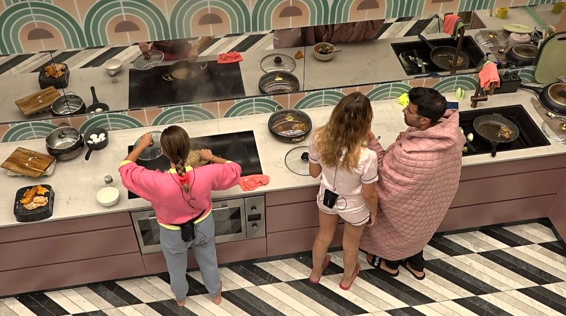 אוכלים בלילה