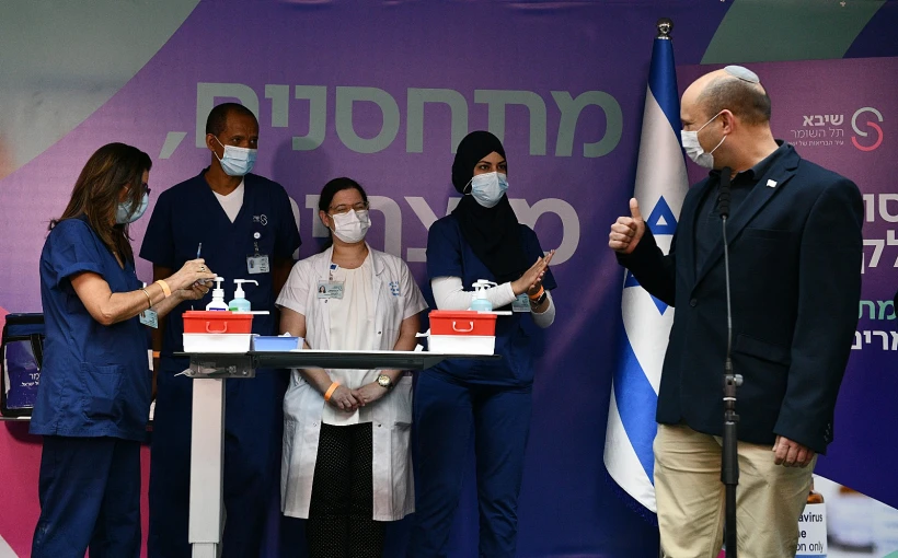 ראש הממשלה נפתלי בנט ונשיא המדינה יצחק הרצוג פותחים את מבצע החיסונים השלישי