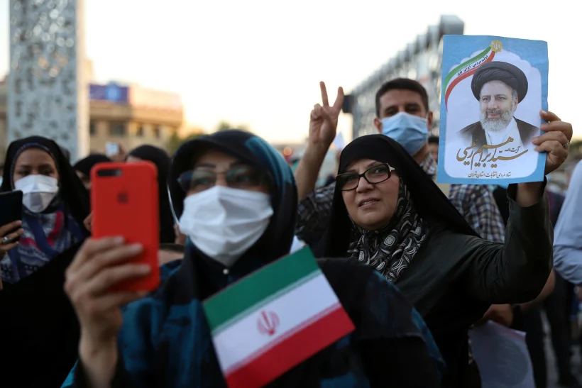 תומכות של ראיסי ברחובות טהרן