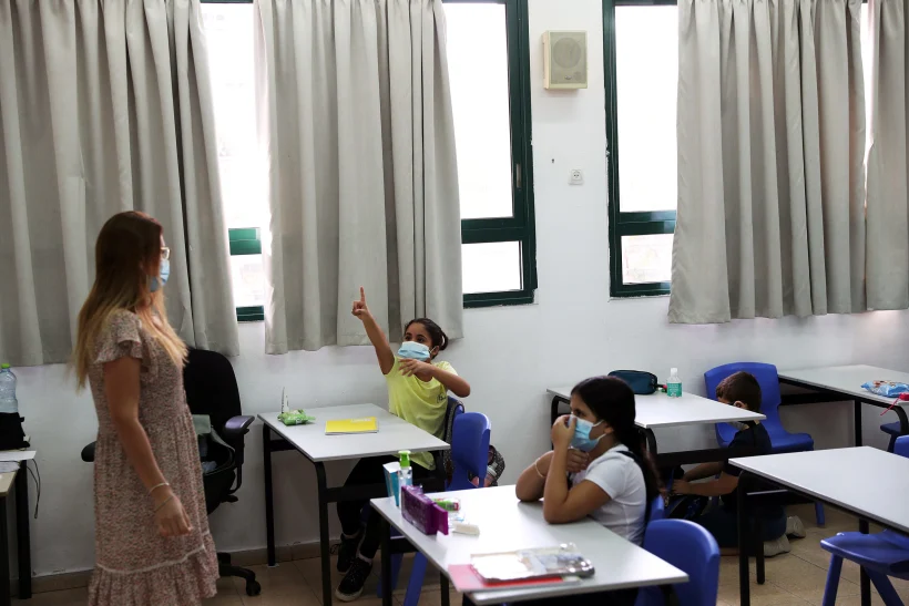 כיתה מסכה קורונה ישראל