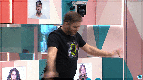 אורן חזן רוקד גיף