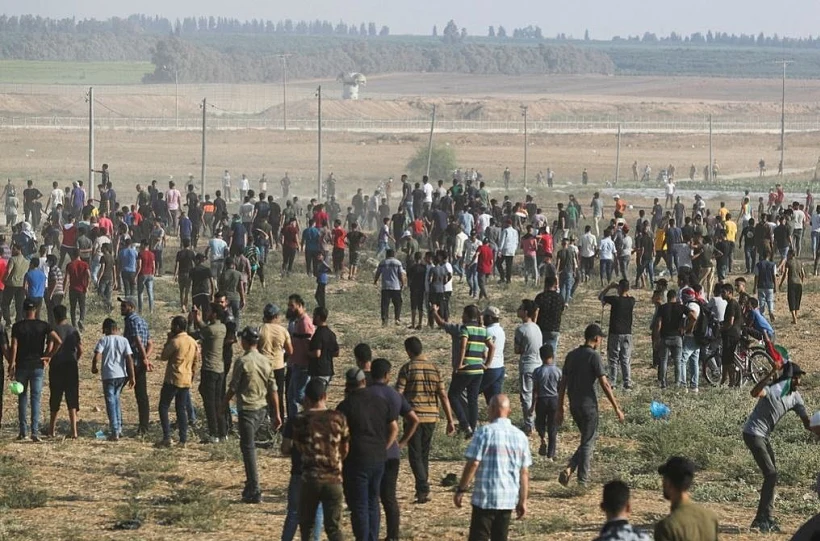 פלסטינים בגבול רצועת עזה