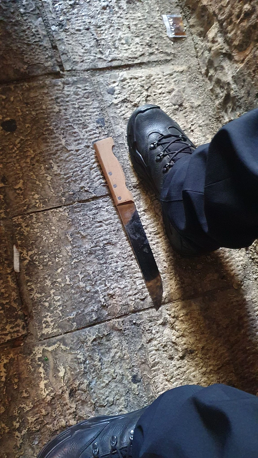 הסכין בה ניסה להשתמש המחבל
