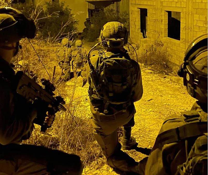 חיילי צה''ל בכפר בורקין