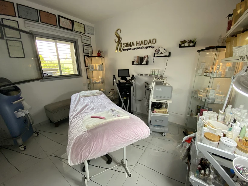 מיטת טיפולים אצל סימה קוסמטיק